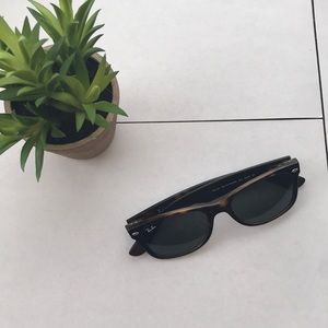 Ray Ban New Wayfarer Sunglasses